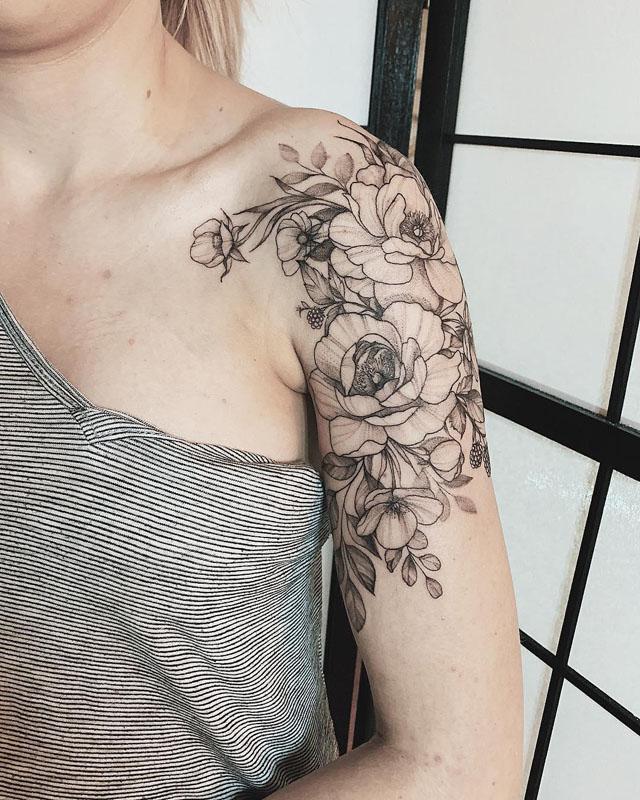70 Beautiful Shoulder Tattoos for Women