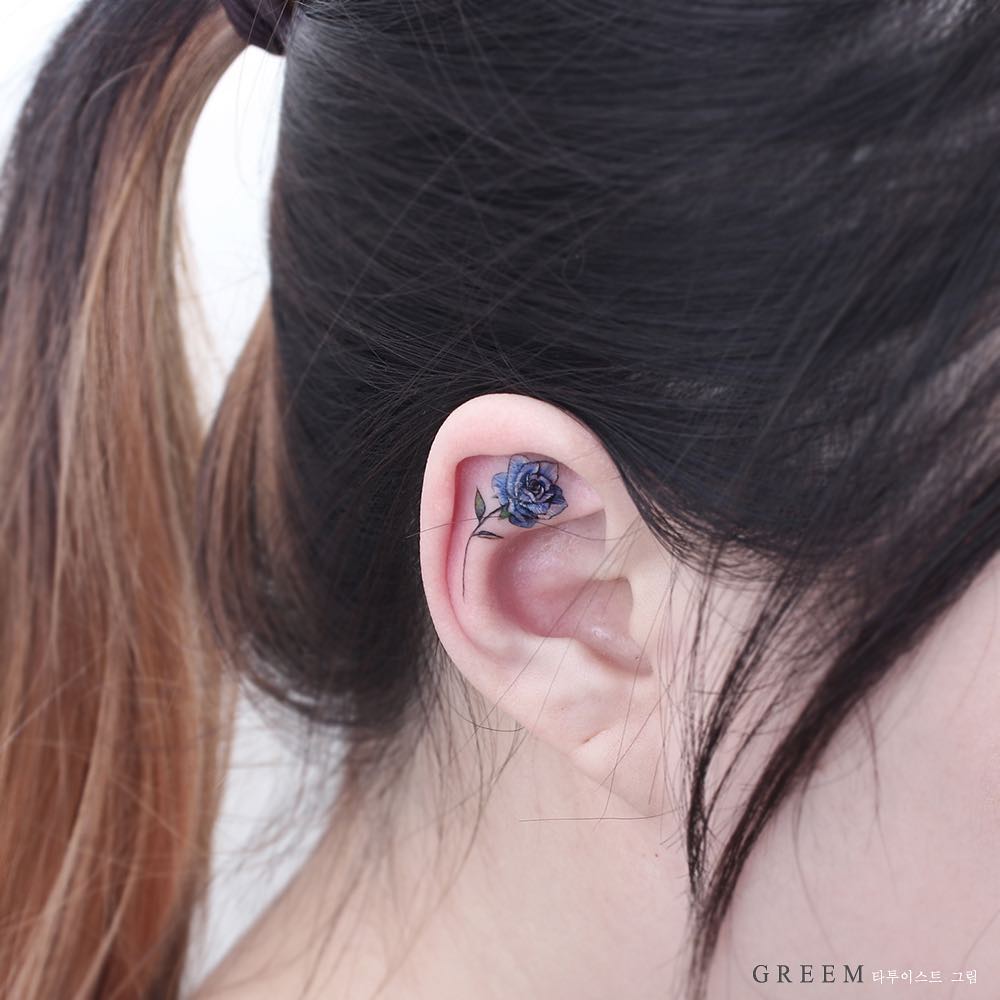 32 Pretty Ear Tattoos Designs for Women