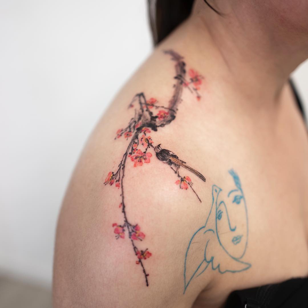 70 Beautiful Shoulder Tattoos for Women