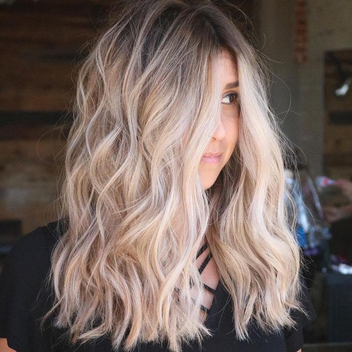 70 Attractive Long Wavy Hairstyles for Women in 2022