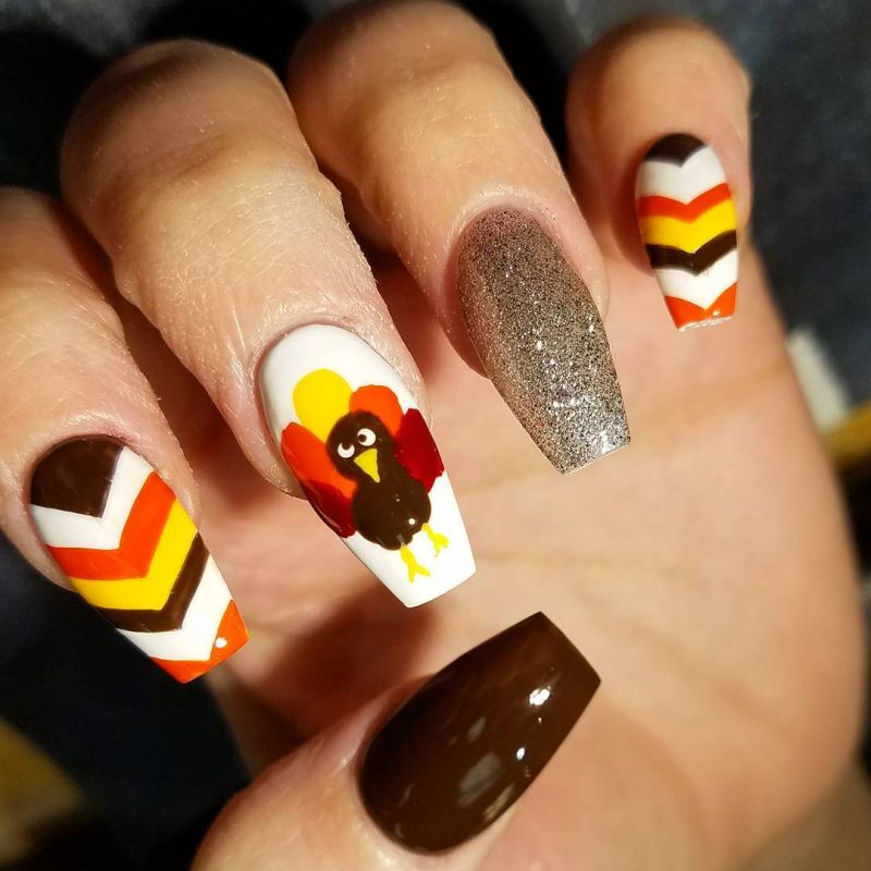 45 Stylish Thanksgiving Turkey Nails to Celebrate the Holiday