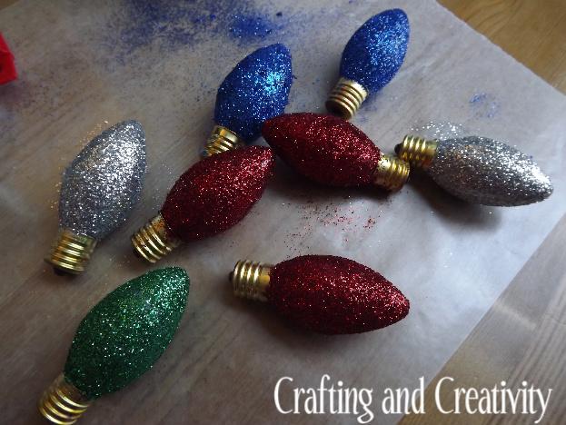 40 Easy DIY Christmas Crafts You Can Make Yourself