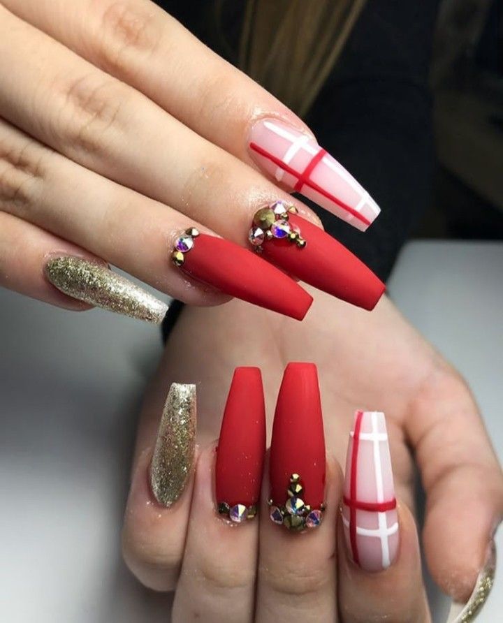 red holiday nails