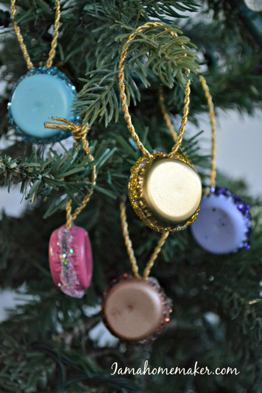 52 Affordable and Easy DIY Christmas Ornaments Anyone Can Make
