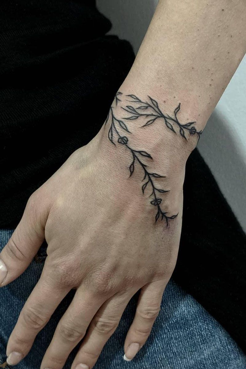 55 Pretty Wrist Tattoos You Will Love