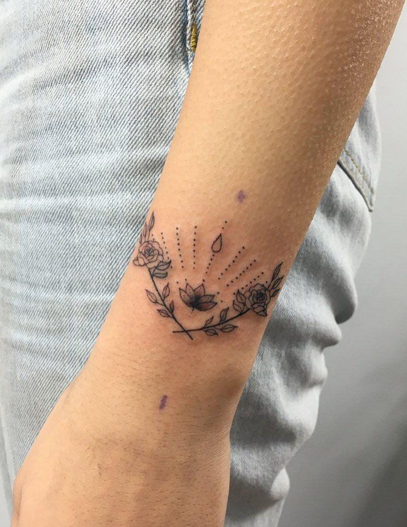 55 Pretty Wrist Tattoos You Will Love