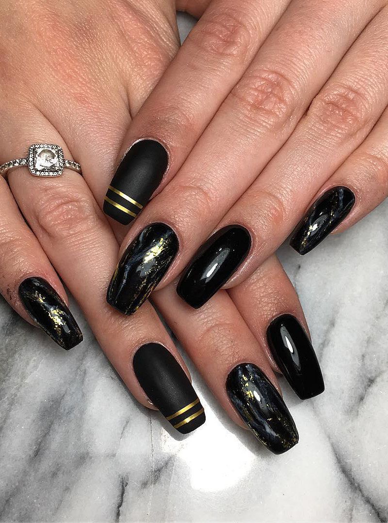 55 Trendy Black Marble Nails to Express Your Personality