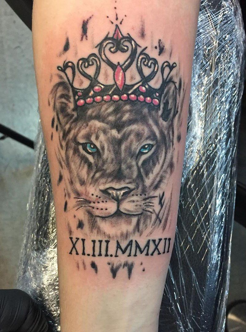 50 Magnificent Crown Tattoos You Will Love