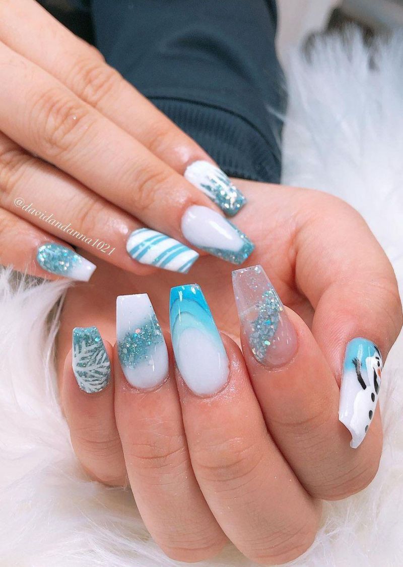30 Festive Blue Christmas Nails You Must Try