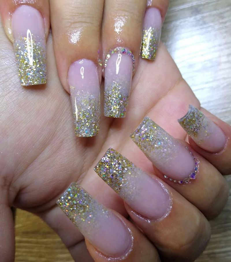 30 Trendy Glitter Fade Nails You Have to See