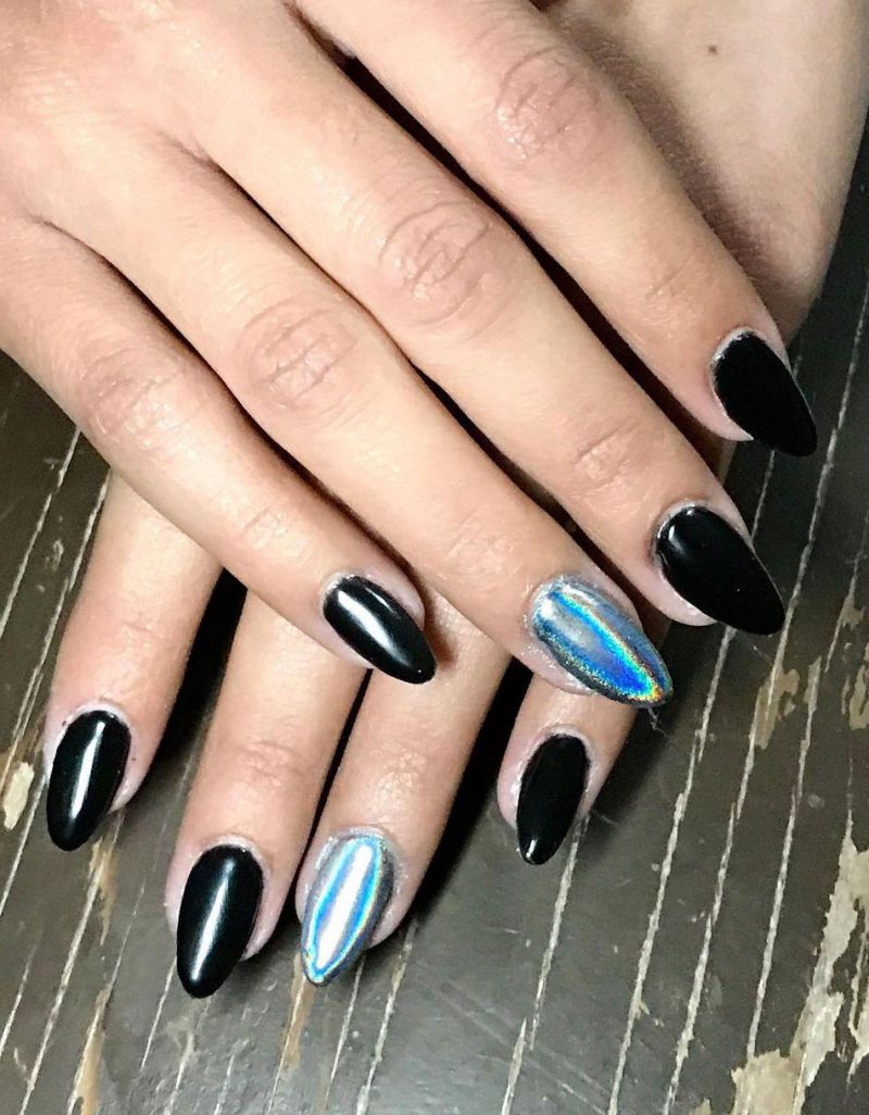 30 Trendy Holographic Nails You Will Love
