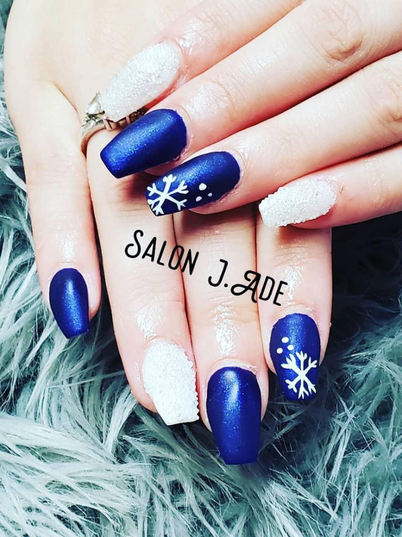 30 Trendy Snowflake Nail Art Designs For Winter