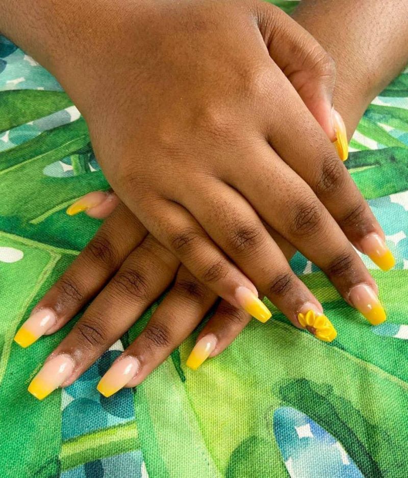 30 Elegant Yellow Ombre Nails to Try Right Now