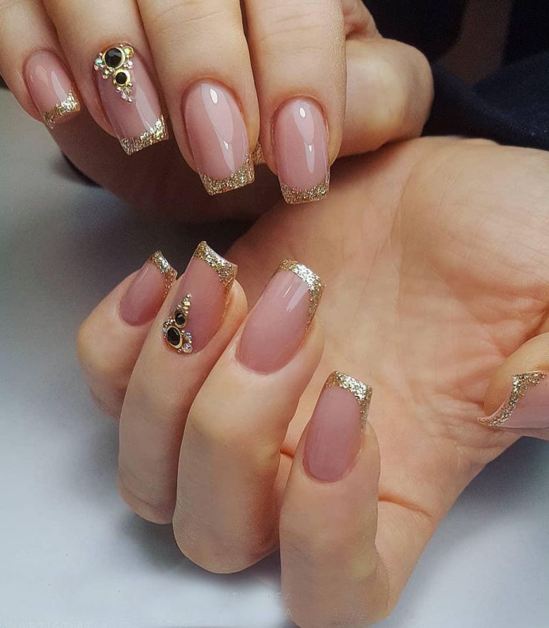 30 Elegant Gold Glitter Nails You Will Love