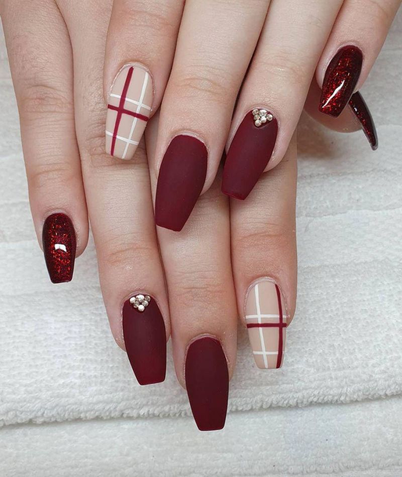 30 Pretty Line Nail Art Designs You Must Try