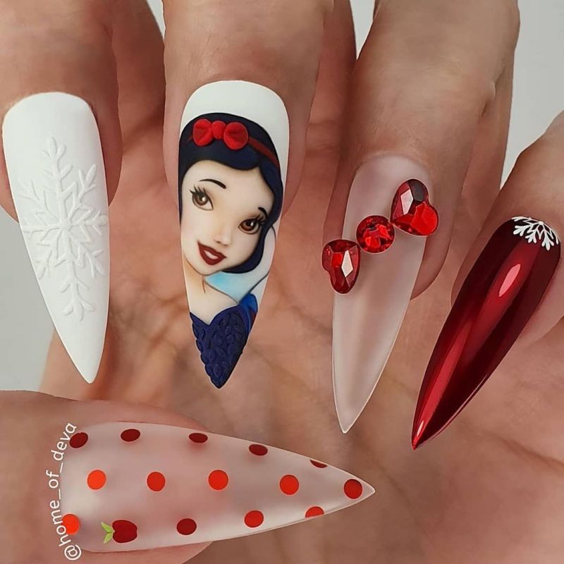 30 Elegant Snowwhite Nail Art Designs You Will Love