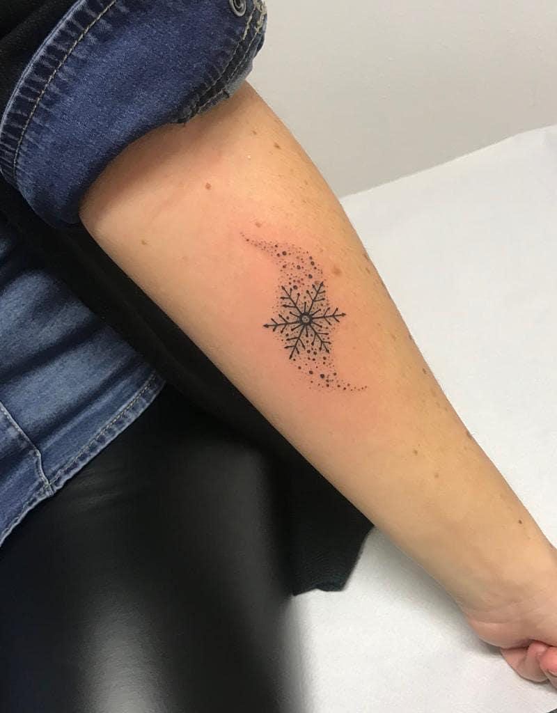 30 Pretty Snowflake Tattoos You Will Love