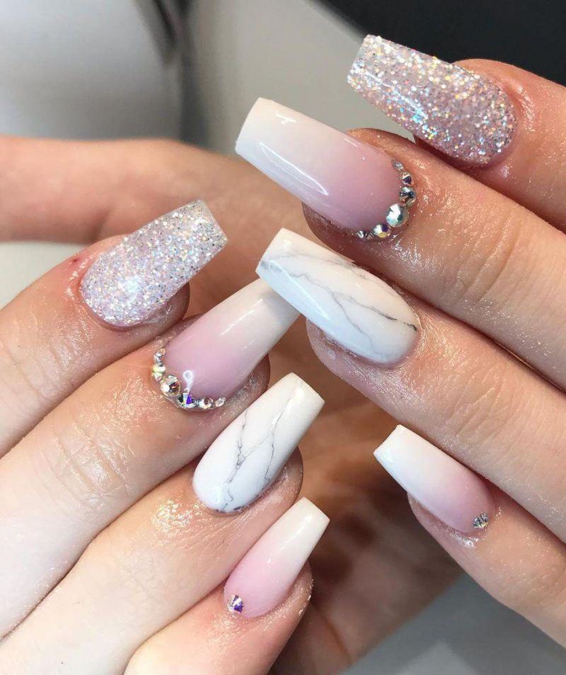 32 Pretty White Marble Nails You Can Copy