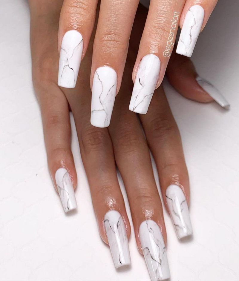 32 Pretty White Marble Nails You Can Copy