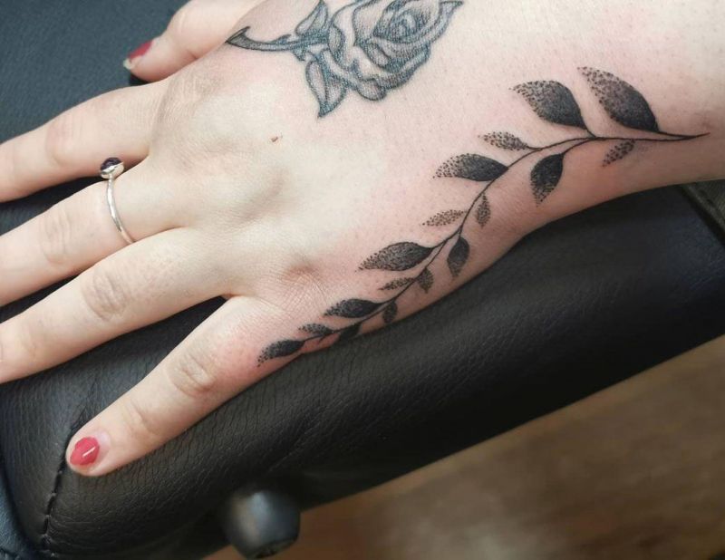30 Pretty Vine Tattoos You Can Copy