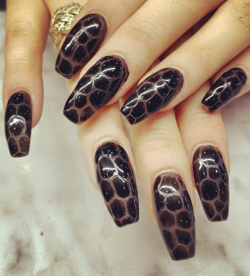 30 Trendy Snake Skin Nails You Need to Try