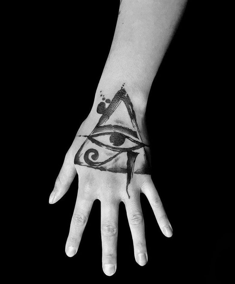 30 Pretty Eye of Horus Tattoos You Must Love