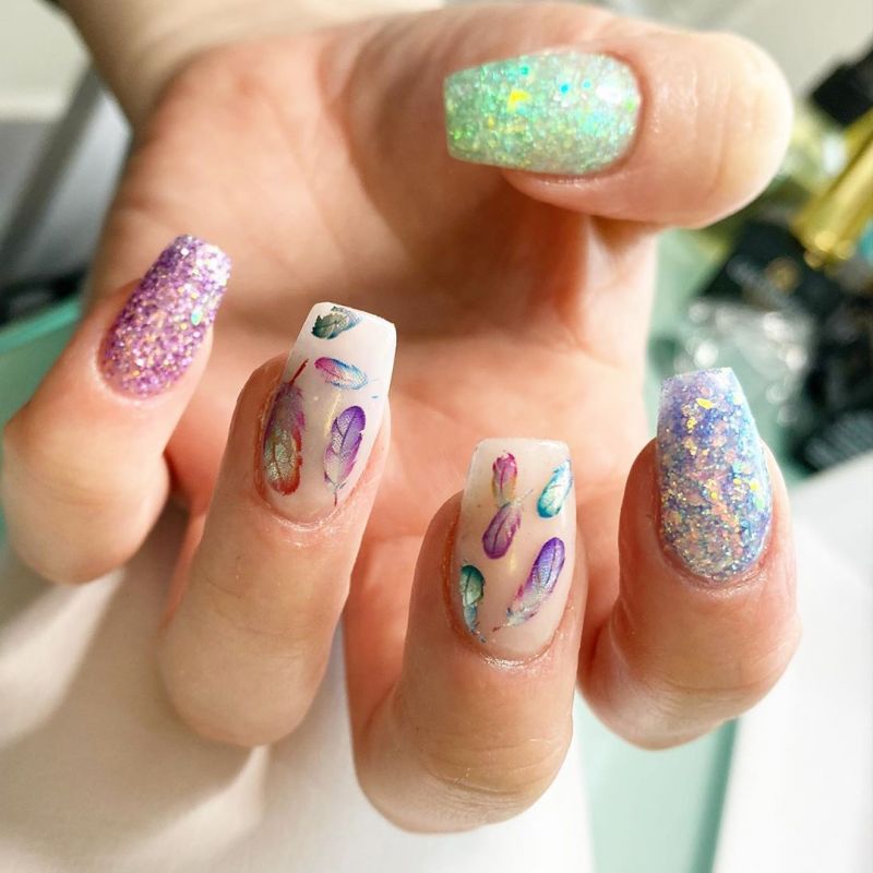 30 Trendy Feather Nail Art Designs Just For You