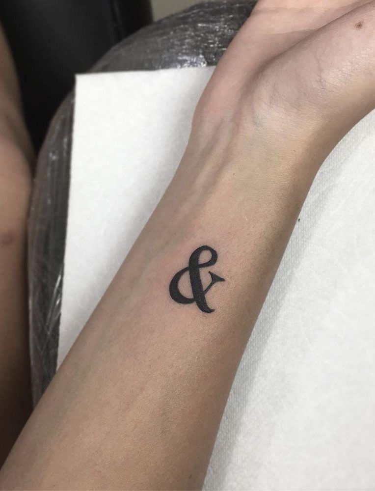 30 Pretty Ampersand Tattoos You Can Copy