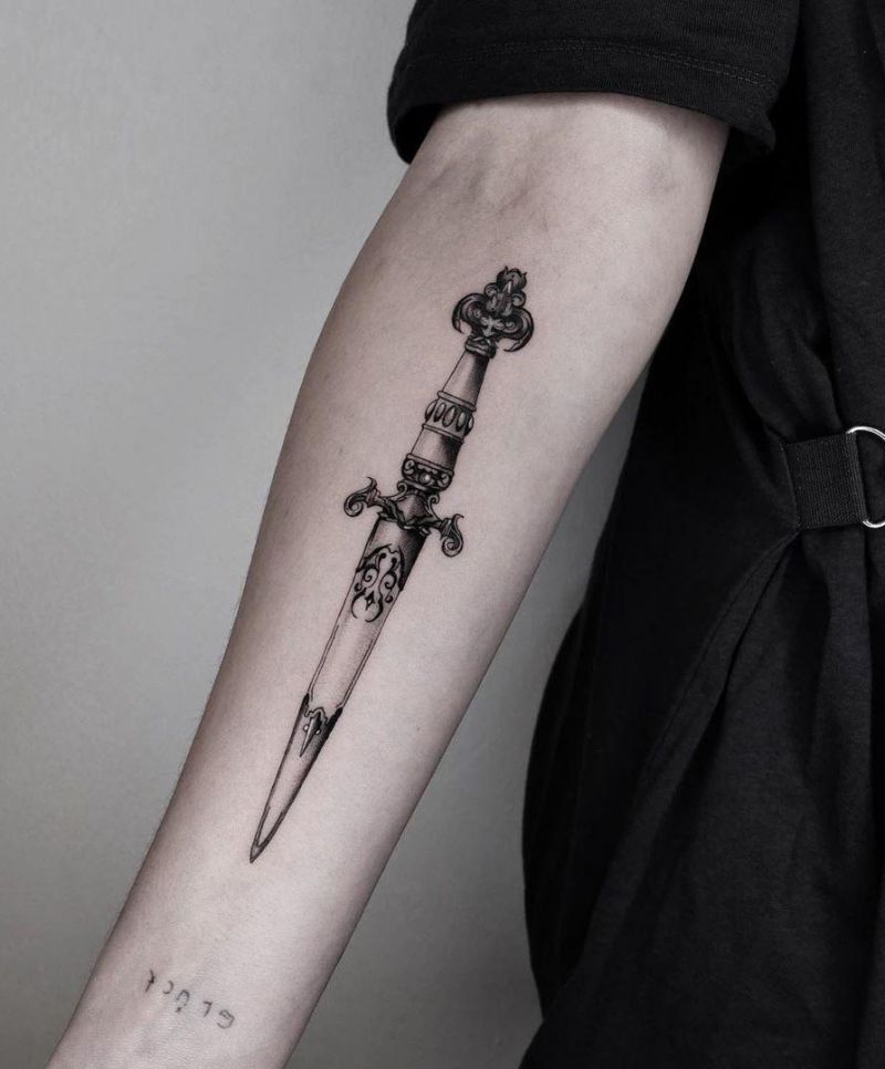30 Pretty Dagger Tattoos You Must Try