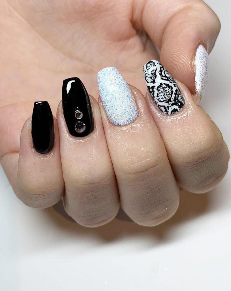 30 Trendy Snake Skin Nails You Need to Try