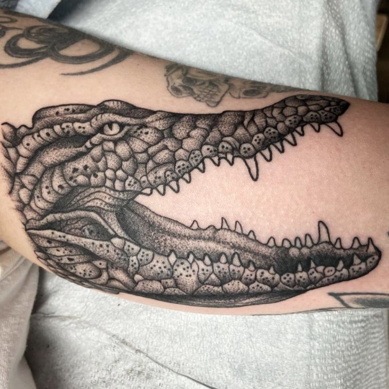 30 Pretty Alligator Tattoos You Must Love