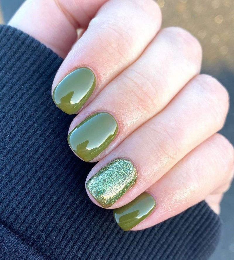 30 Trendy Army Green Nails You Must Love