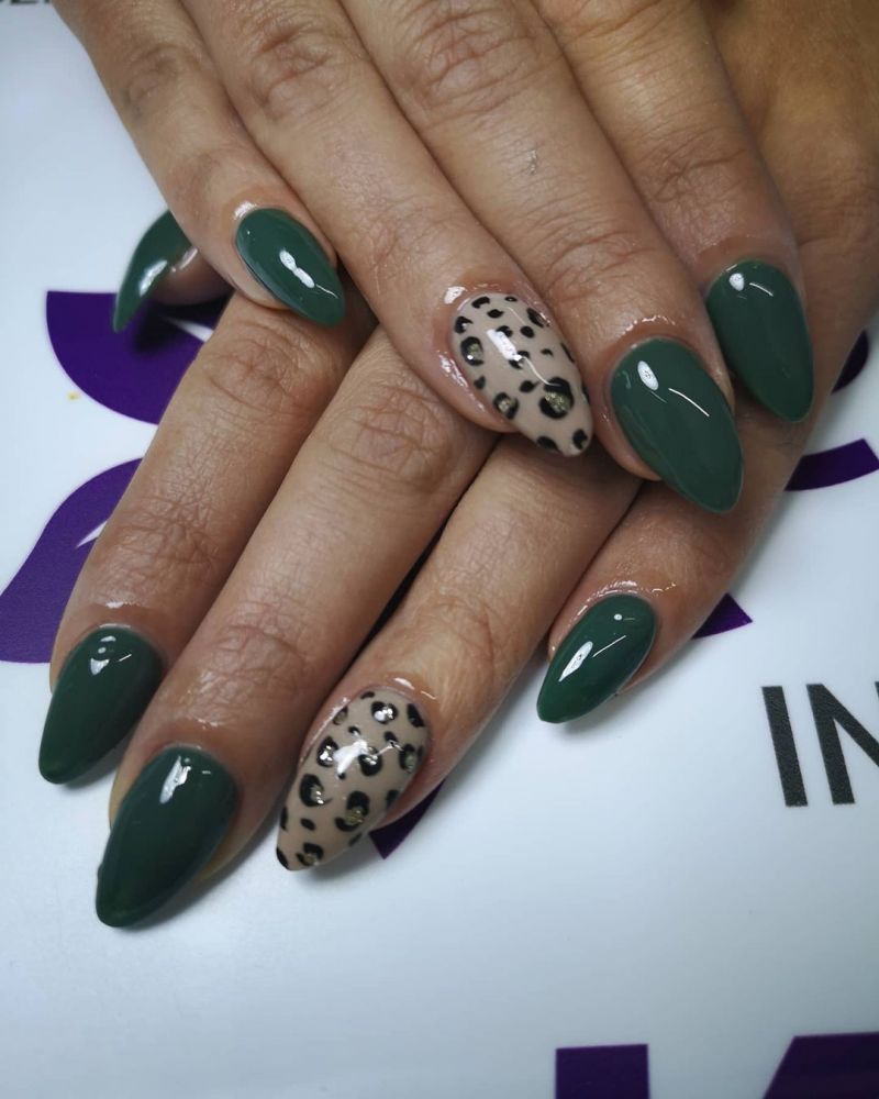 30 Trendy Army Green Nails You Must Love