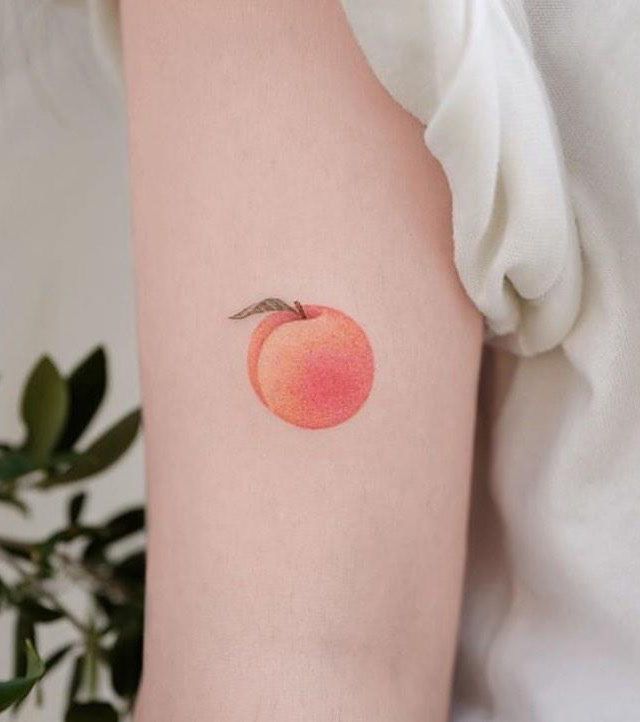 30 Pretty Peach Tattoos You Must Try