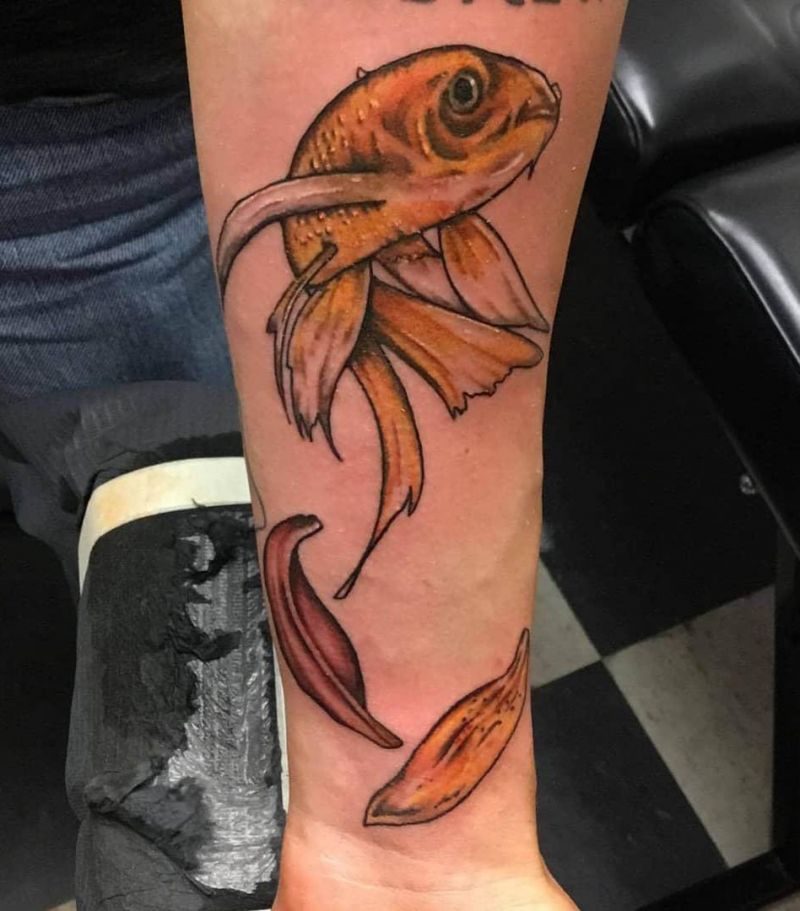 30 Elegant Goldfish Tattoos You Must Love