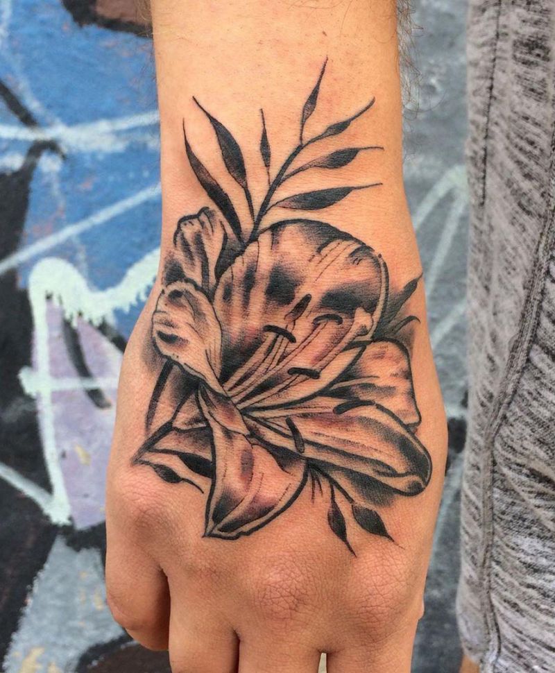 30 Gorgeous Lily Tattoos Make You Attractive