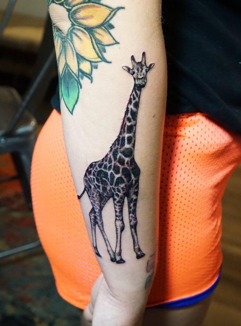 30 Beautiful Giraffe Tattoos For Your Next Ink
