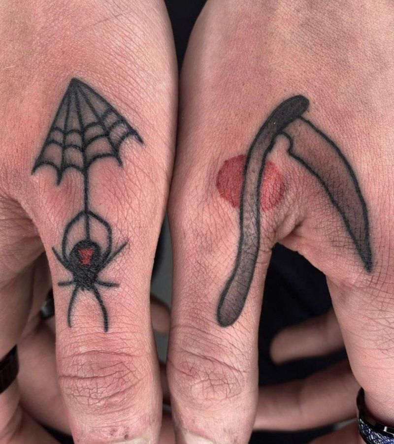 30 Great Thumb Tattoos You Must Love