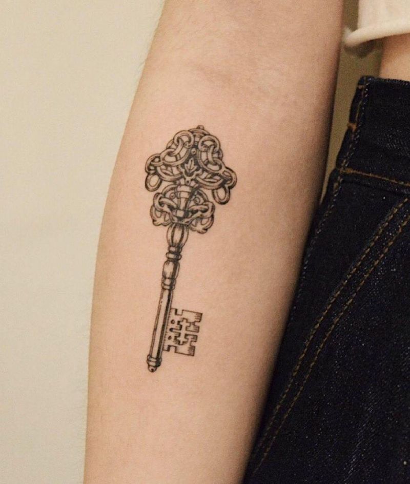 30 Elegant Key Tattoos to Inspire You
