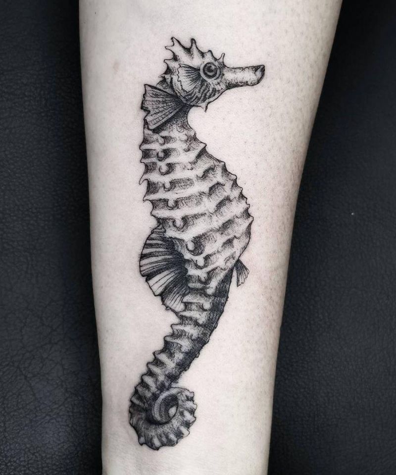 30 Elegant Seahorse Tattoos You Should Try