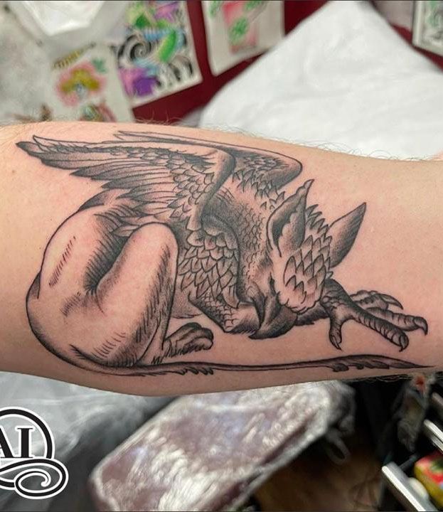 30 Pretty Griffin Tattoos to Inspire You