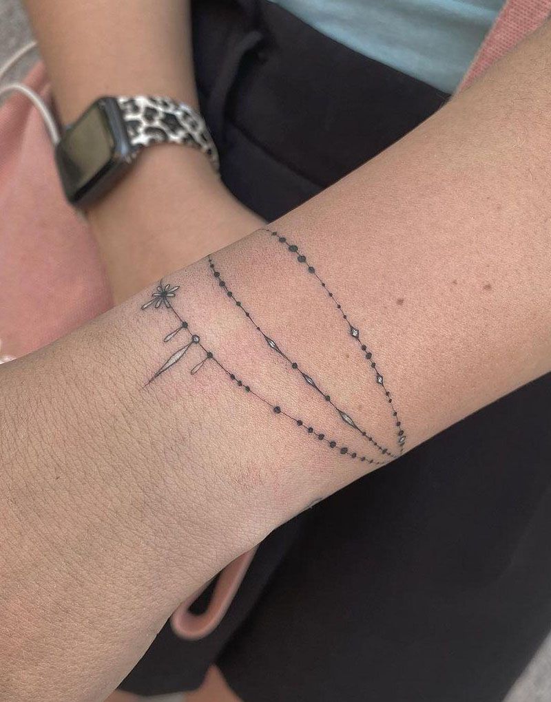 30 Elegant Bracelet Tattoos You Can Copy