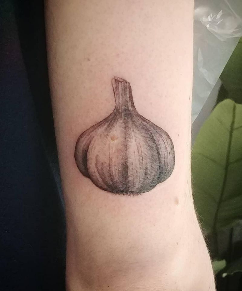 30 Excellent Garlic Tattoos to Inspire You