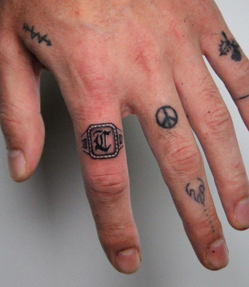 30 Elegant Ring Tattoos You Can Copy