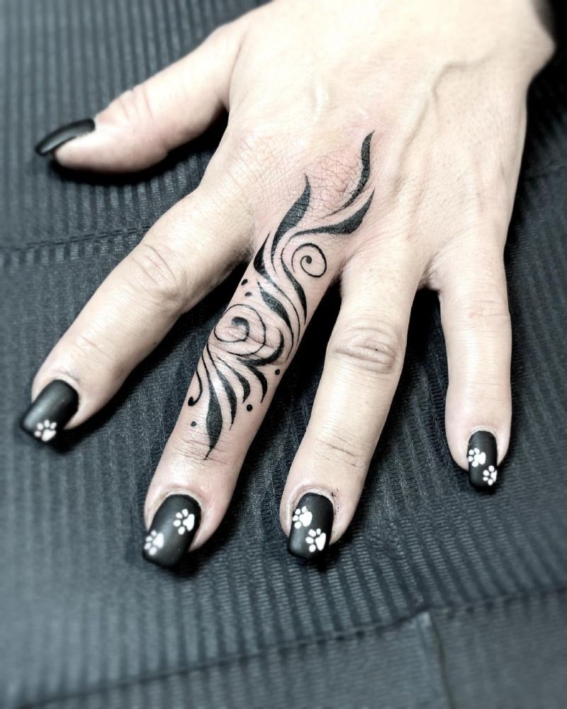 30 Pretty Finger Tattoos You Must Try