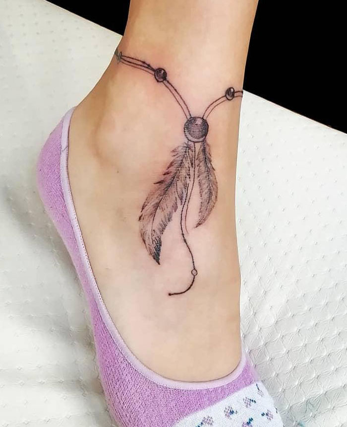 30 Elegant Feather Tattoos You Must Try