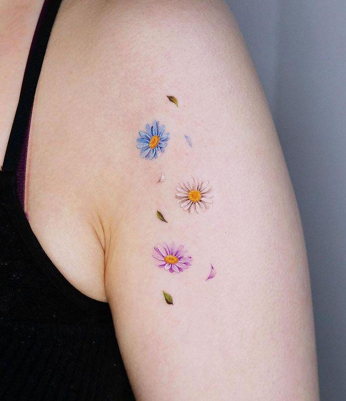 30 Elegant Daisy Tattoos You Must Try