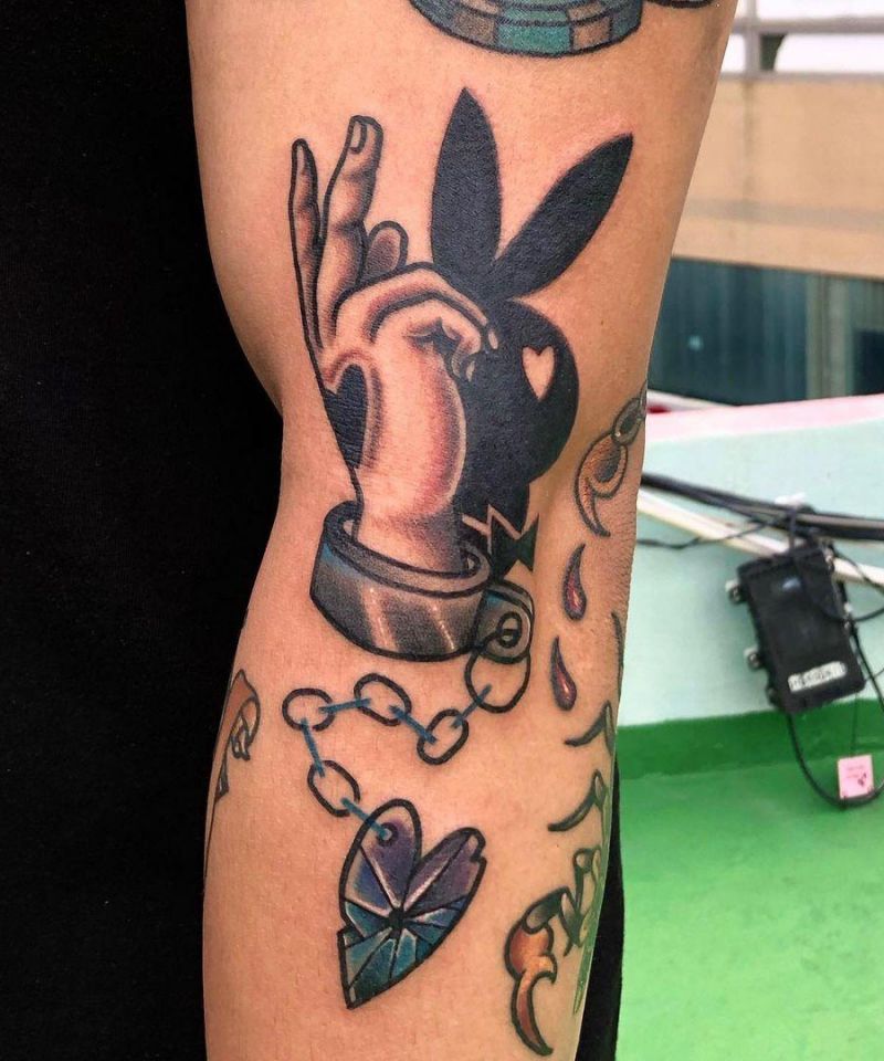 30 Unique Handcuff Tattoos You Must Try