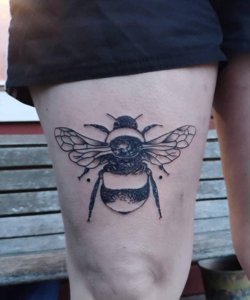 30 Elegant Bumble Bee Tattoos to Inspire You