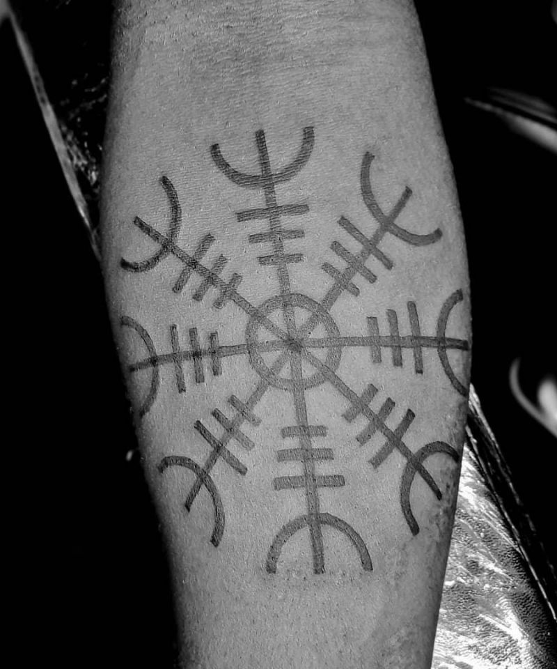 30 Great Helm Of Awe Tattoos You Must Try